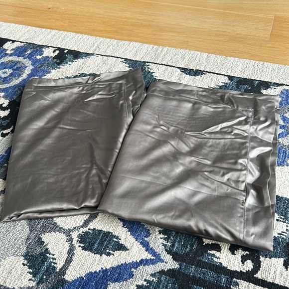 Restoration Hardware Italian 1000 Thread Count Luxe Sateen Duvet Set - Picture 4 of 9